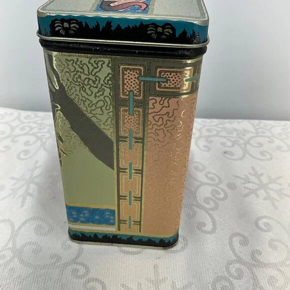 Home Made Ginger Wafers Tin Box Famous Biscuit Co. Collectible Storage Container - Picture 6 of 7